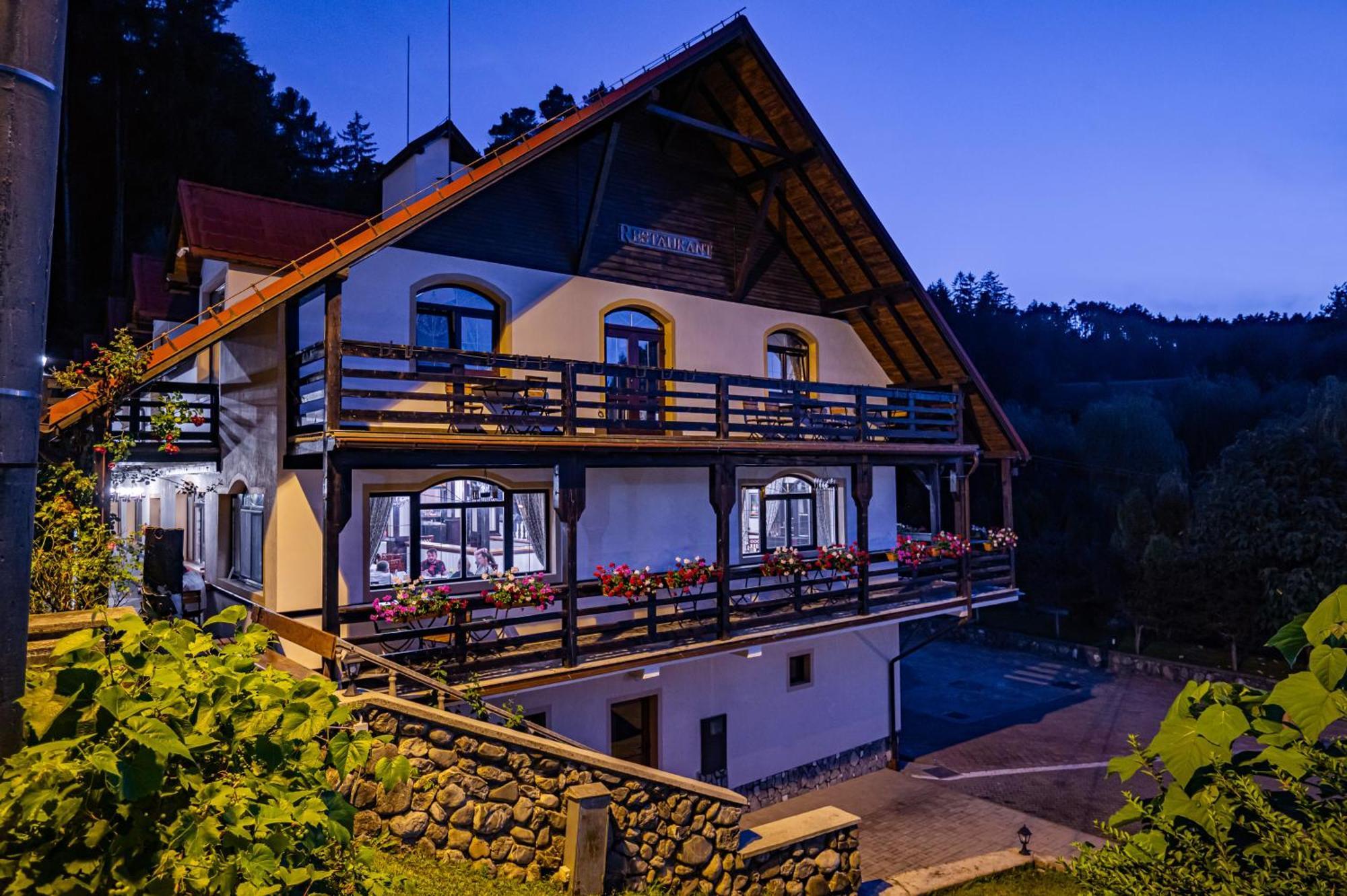 Q Chalet Săcele Екстериор снимка